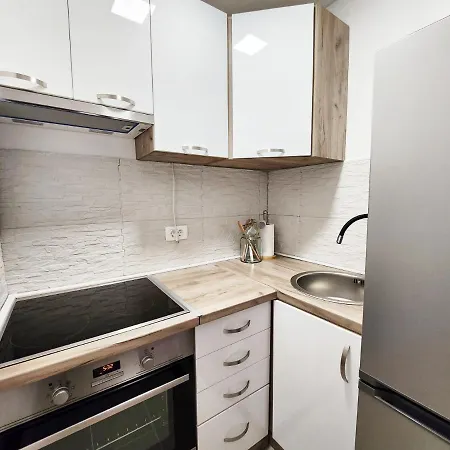 #22 Center Apartment *