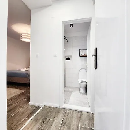 #22 Center Apartment *